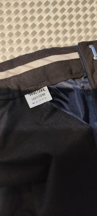 Garnitur męski ze spodniami