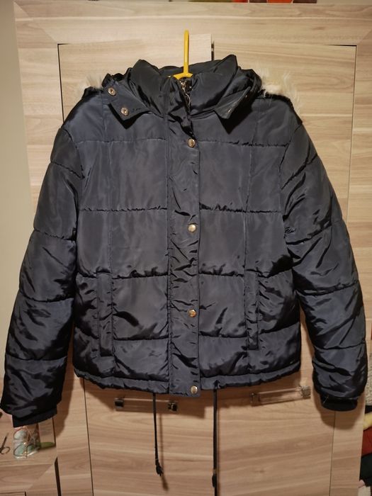 Kurtka krótka puchowa u dołu wiązana