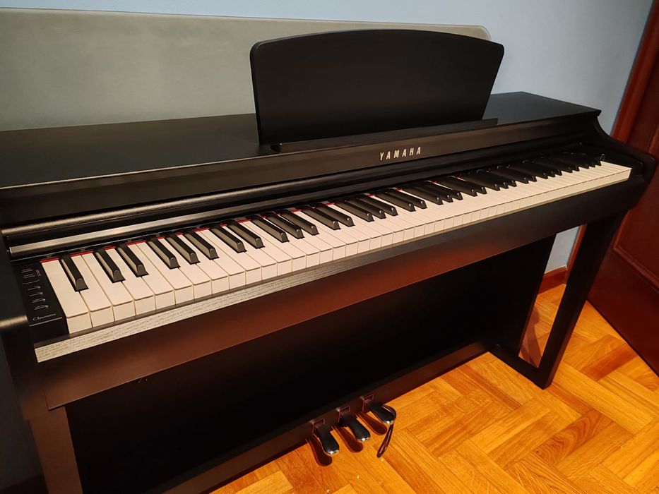 Piano yamaha CLP725 “novo”