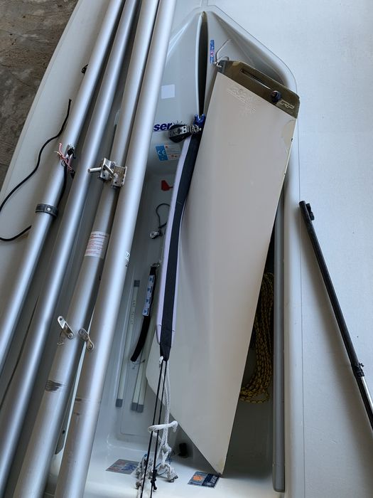 Barco/ vela ligeira Laser 4.7