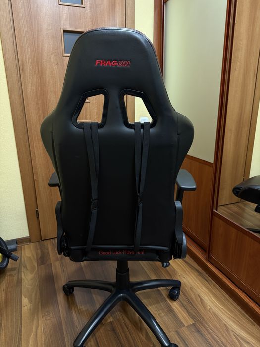 Ігровий компʼютерний стільчик