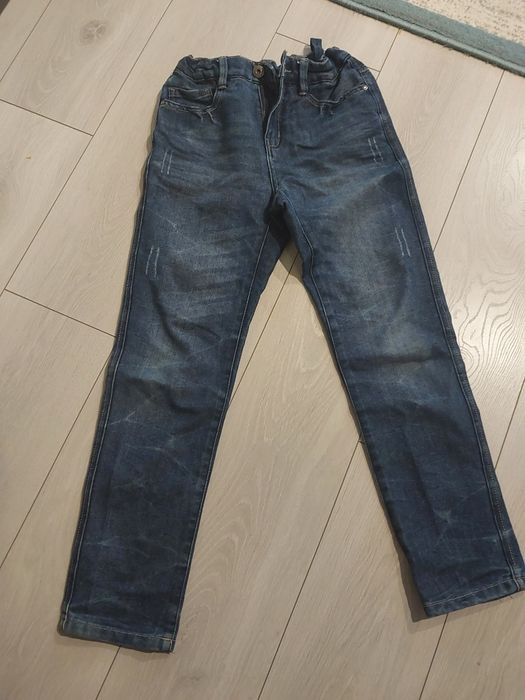 Spodnie jeansy  152