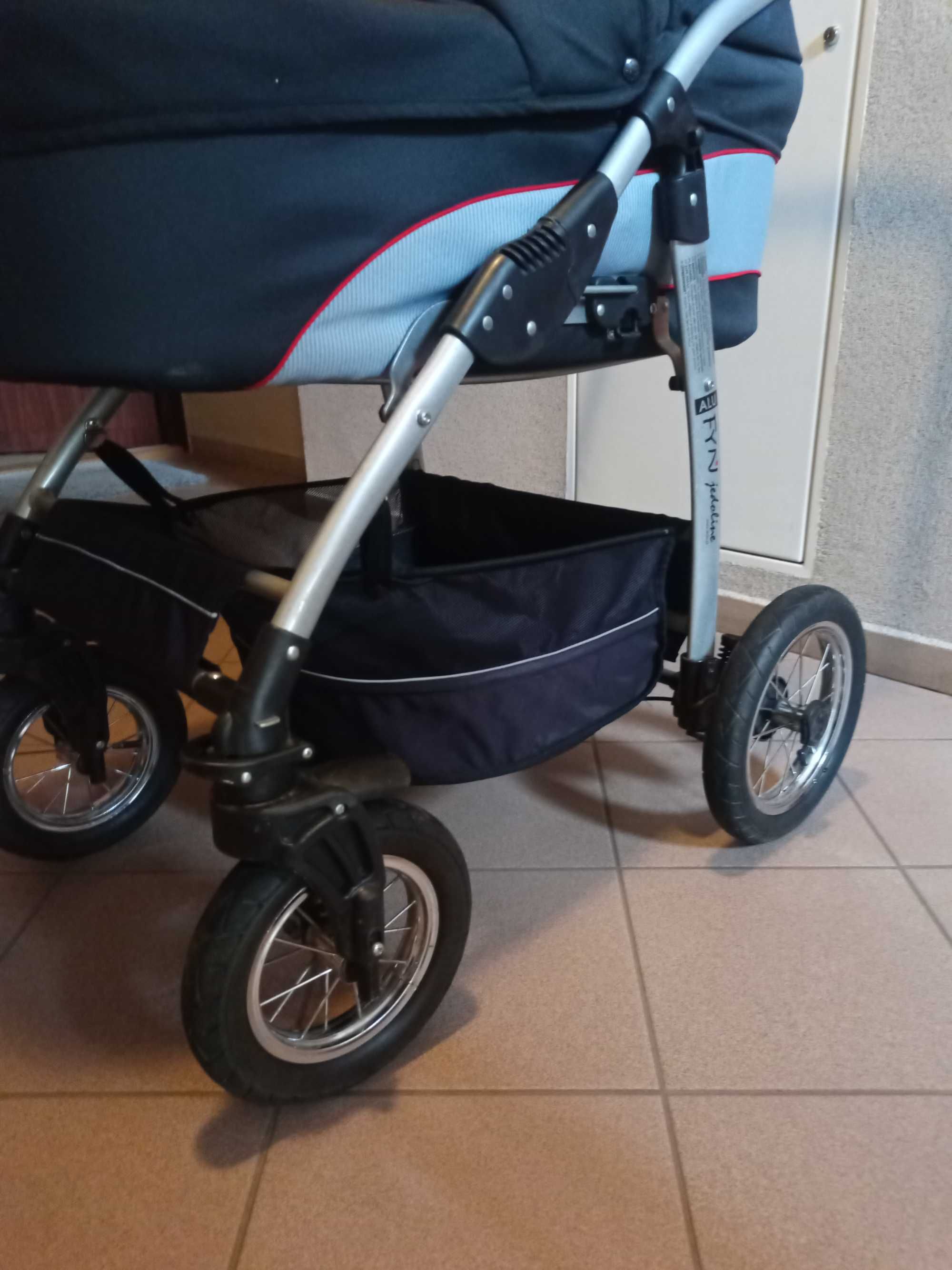Wózek firmy Jedo Fyn