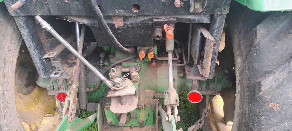 Ciągnik rolniczy John Deere 2140AB