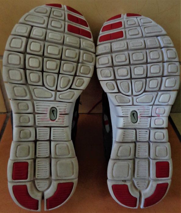 NIKE FREE RUN 2 damskie buty sportowe R. 38 wkł. 24 cm stan idealny.