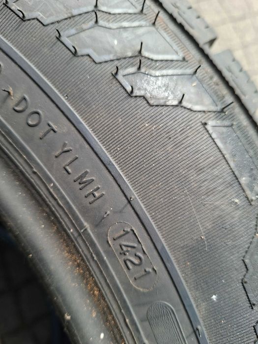 205/65r16C Nokian Waterproof C 107/105T pojedyncza całoroczna Bus