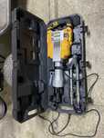 Młot wyburzeniowy JCB 1750W