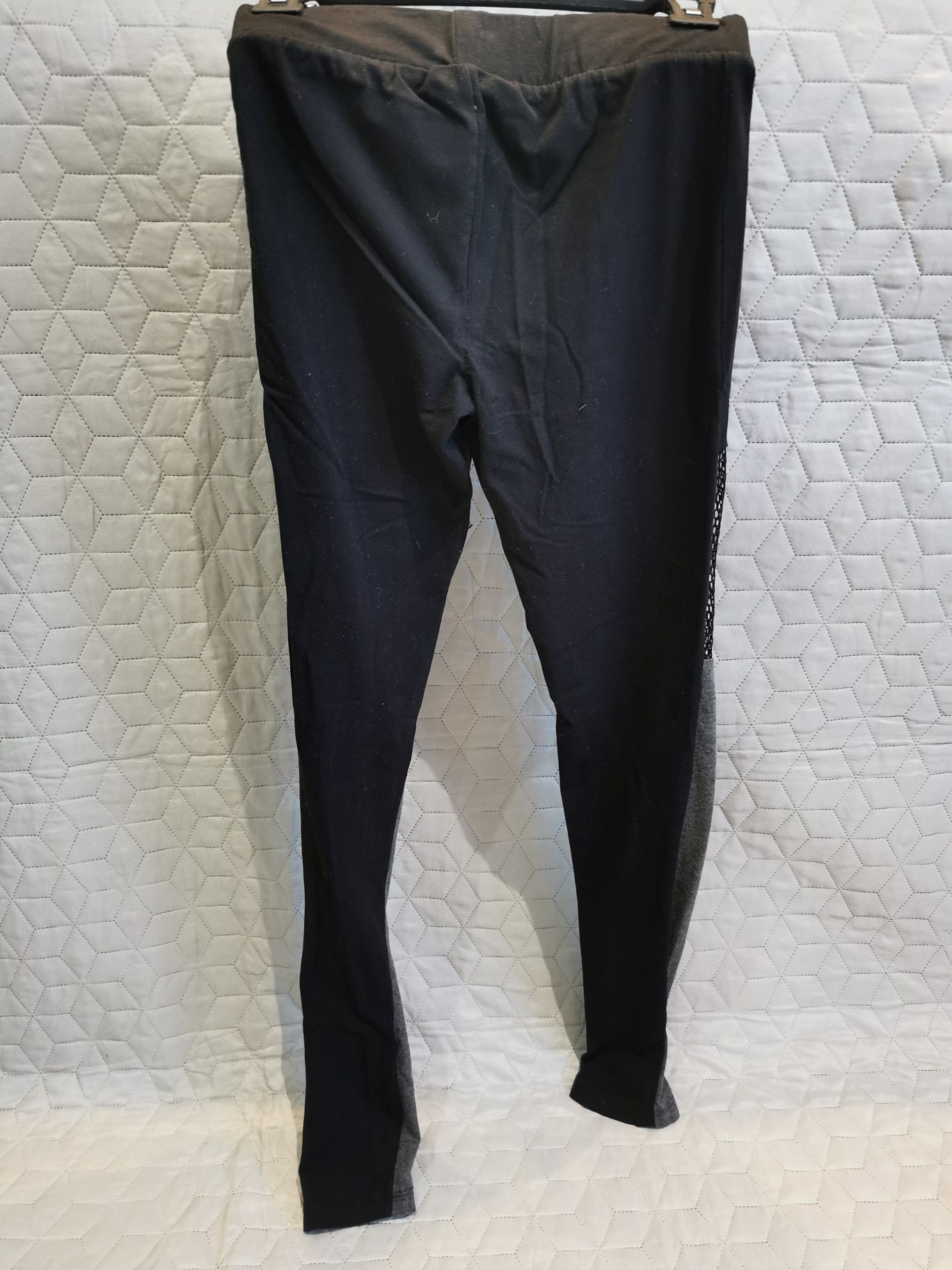 Legginsy zdobione siatką