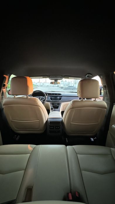 Чорний Каділлак. Пробіг 69000 км Стан нового автомобіля