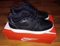 Obuwie damskie sportowe Nike r. 40.5