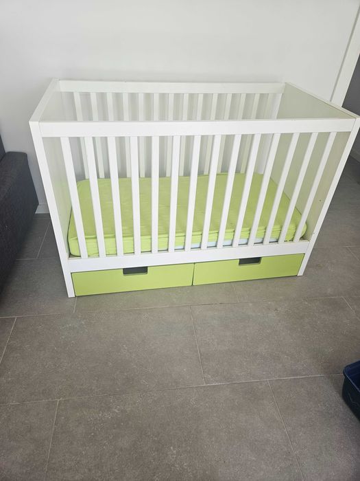 Cama de bébé ikea
