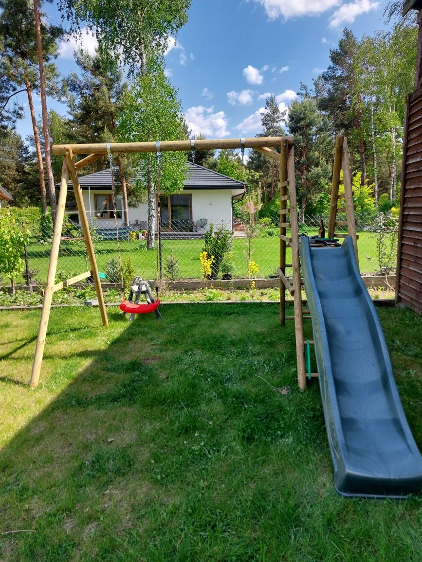Huśtawka dla dzieci z zjeżdżalnią