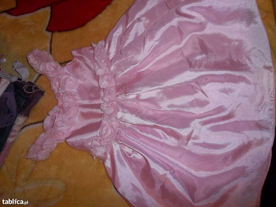 Śliczna sukieneczka