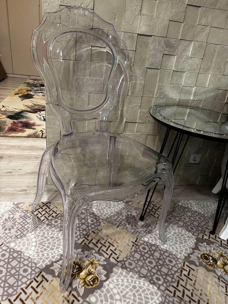 Krzesło przeźroczyste do toaletki transparentne