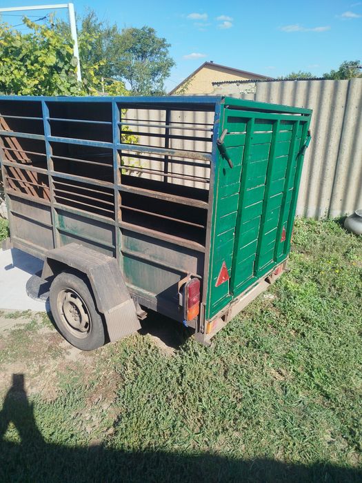 Легковий Причіп .