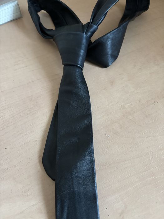 Кожаный галстук Zara