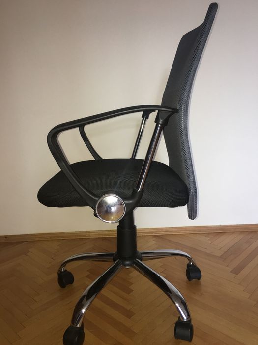 Крісло офісне black