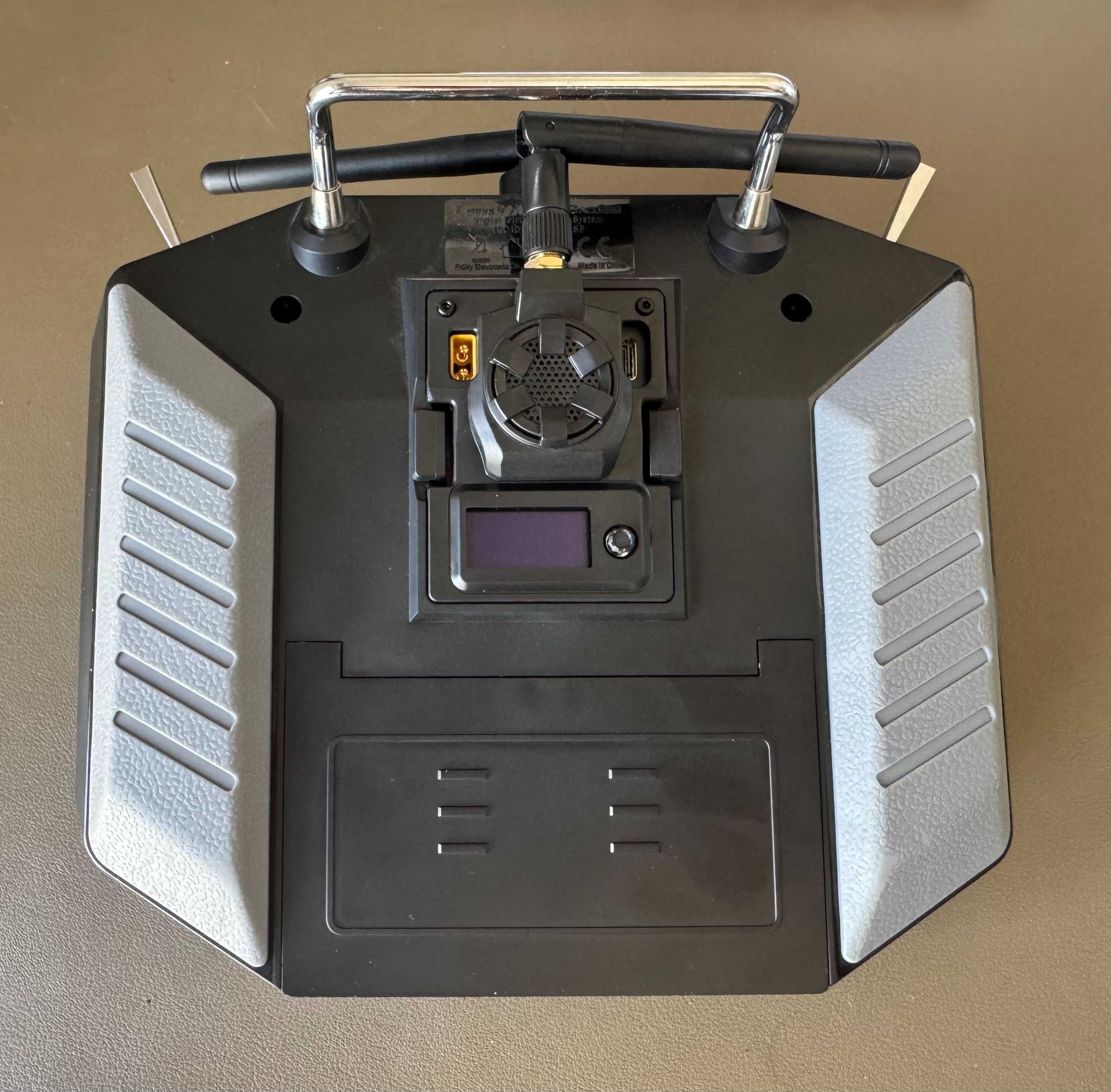 FrSKY Taranis Q X7 com módulo ELRS betafpv 1W