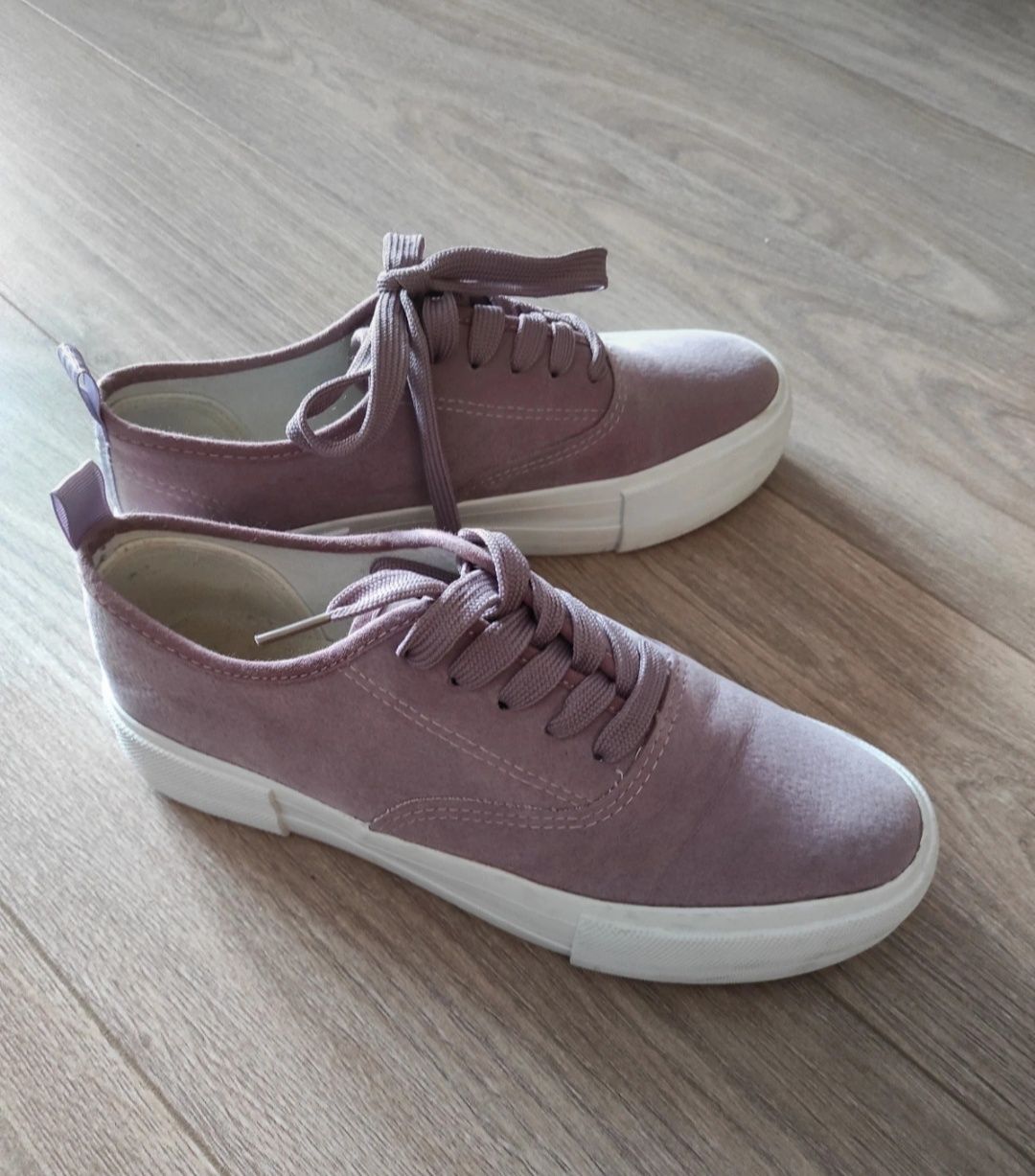 Trampki sneakersy na grubej podeszwie Reserved