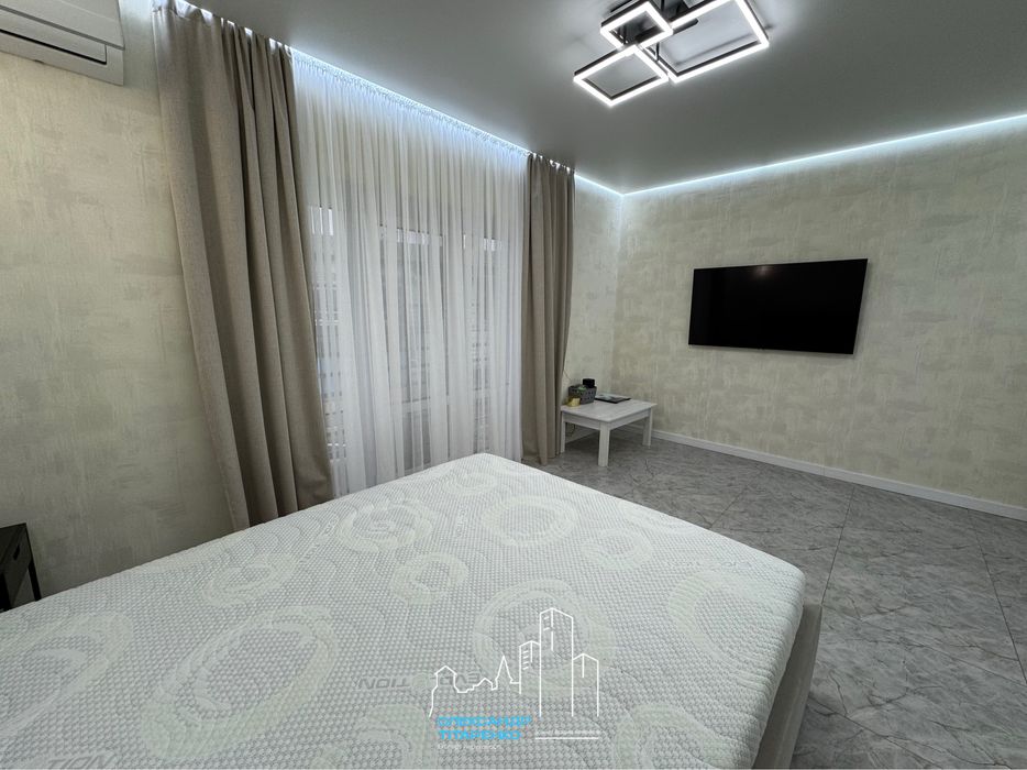 Сучасний котедж з ремонтом на МІКРОРАЙОНІ