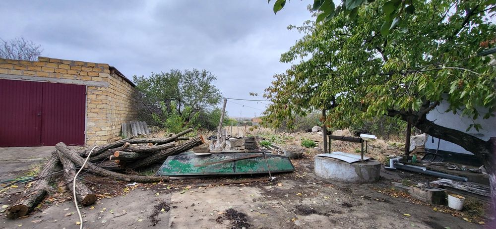 Продам дом в жилом состоянии.