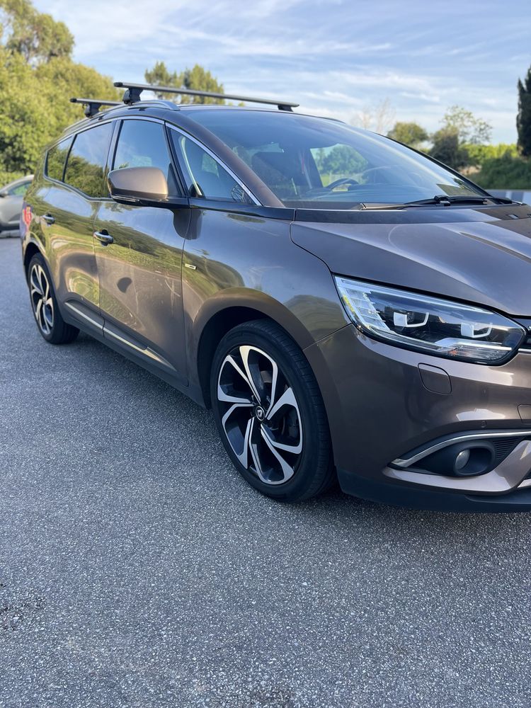 Renault Grand Scenic Edition Bose 2017 – €18.000 – Porto