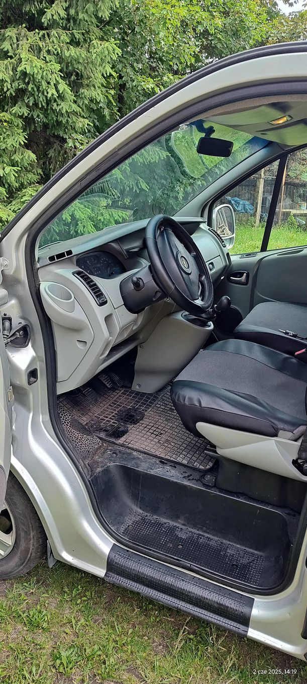 Opel Vivaro Auto w stanie technicznym dobrym.