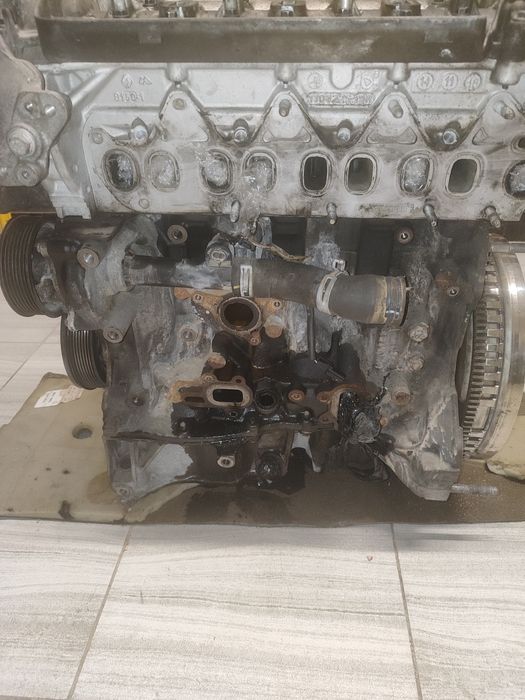 Słupek opel Vivaro 1.6