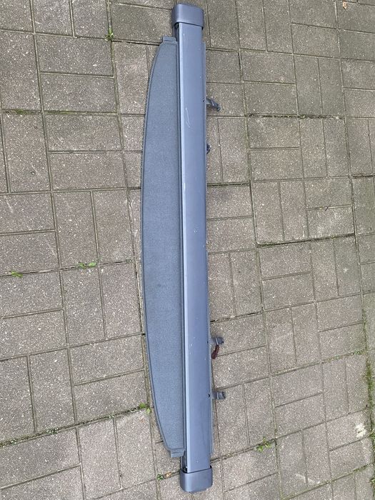 Roleta bagaznika toyota rav4