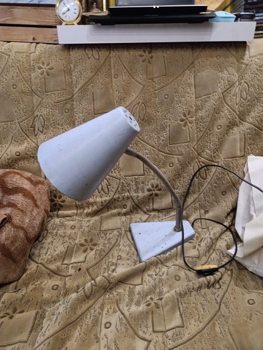 Sprzedam starą lampę z PRLu na biurko