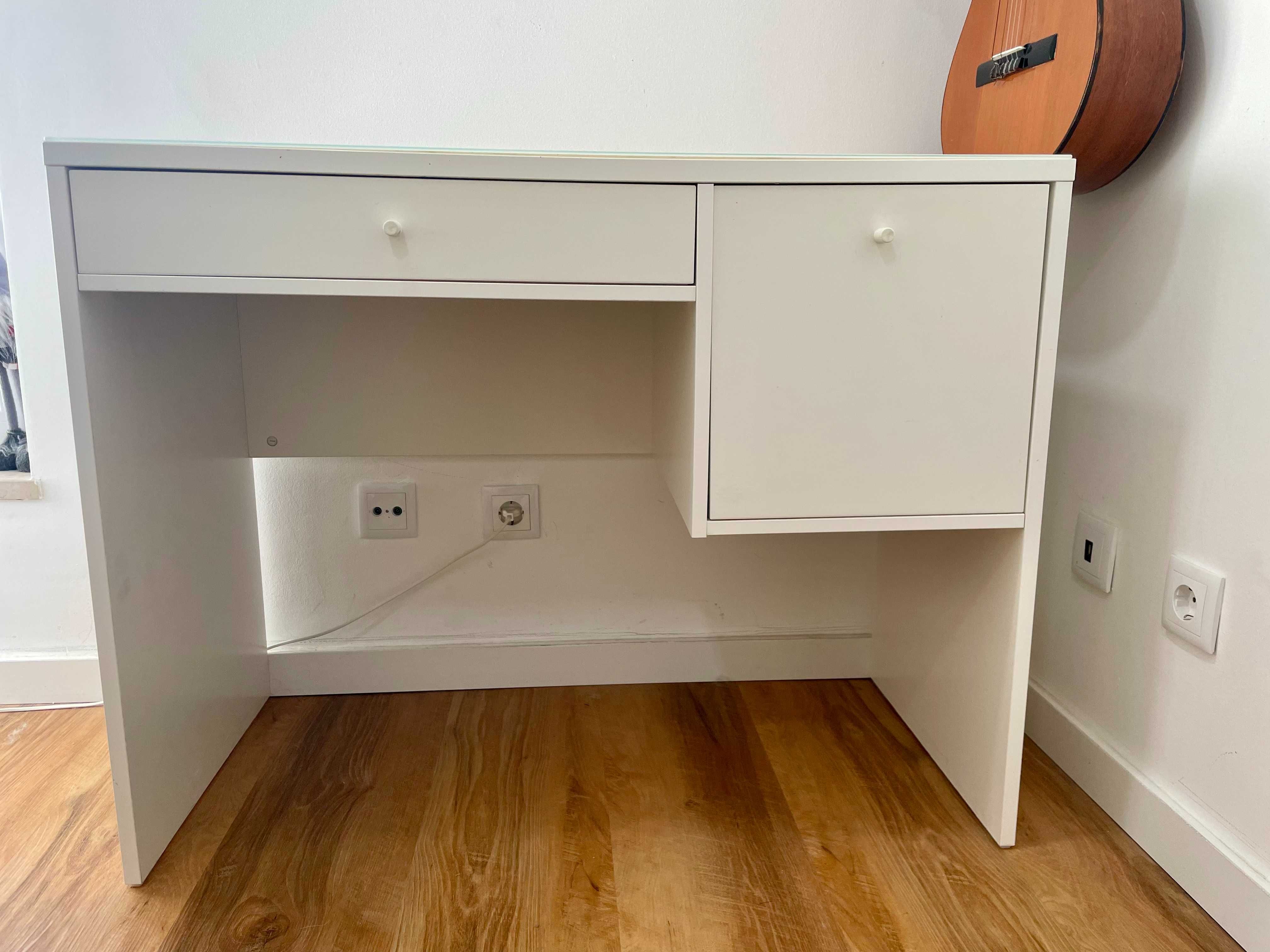 Toucador IKEA, branco