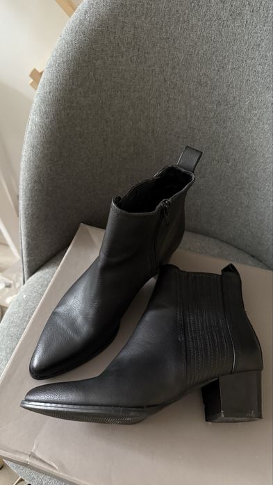 Жіночі ботильйони чорні Only