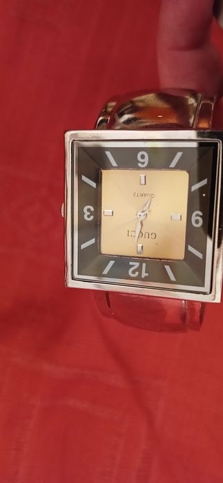 Годинники жіночі GUCCI, гарний стан!