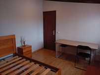 Alugo quarto em casa partilhada