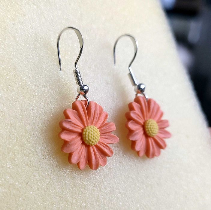 Srebrne kolczyki 925 Porcelanowe Ceramiczne Stokrotki Kwiaty Wiszące