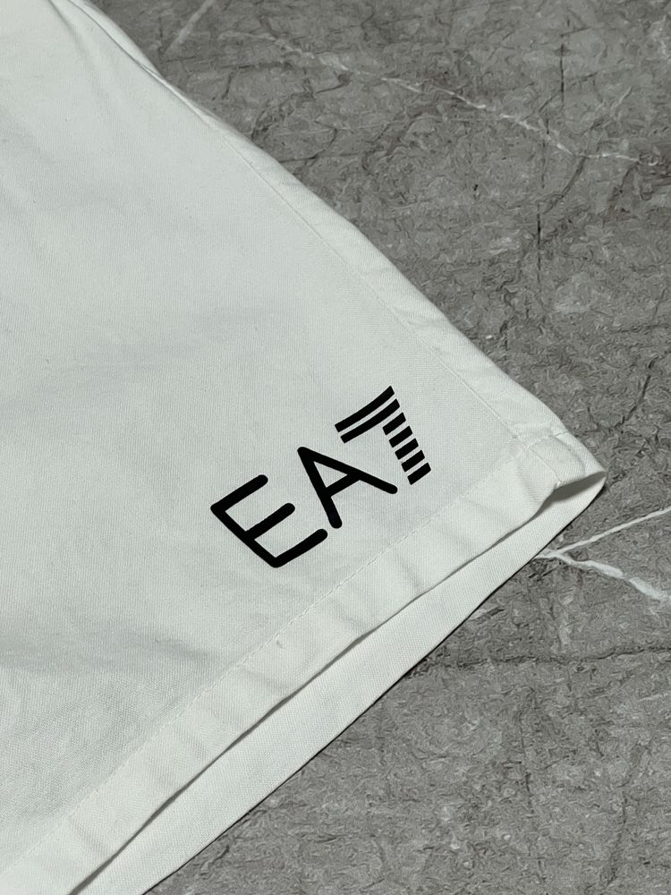 Лляні шорти Emporio Armani EA7