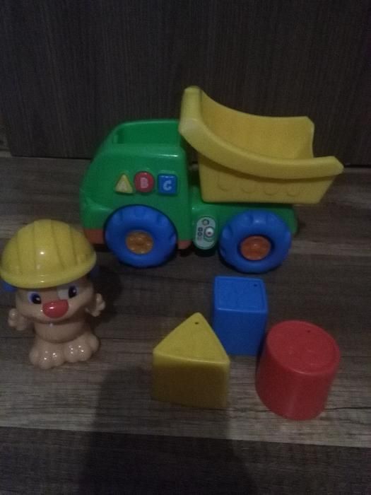 Samochodzik Fisher Price