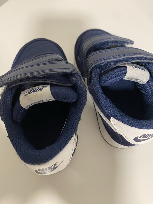 Tenis nike. Numero 22