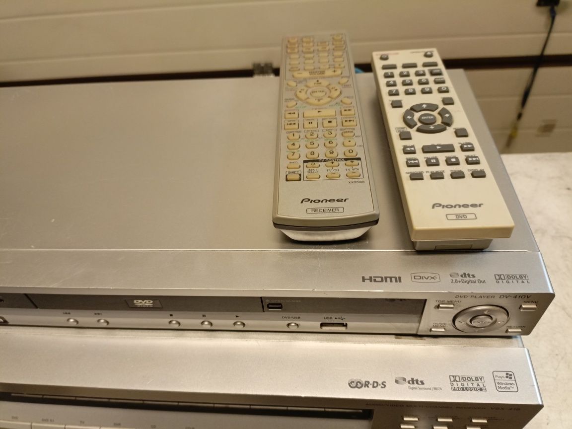 Zestaw Amplituner+DVD PIONEER, piloty