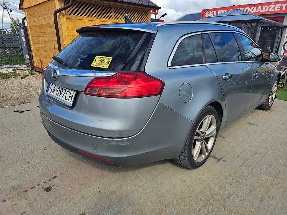 Opel Insignia 2.0 CDTI/2010r/bogate wyposażenie/Opłaty aktu/climatroni