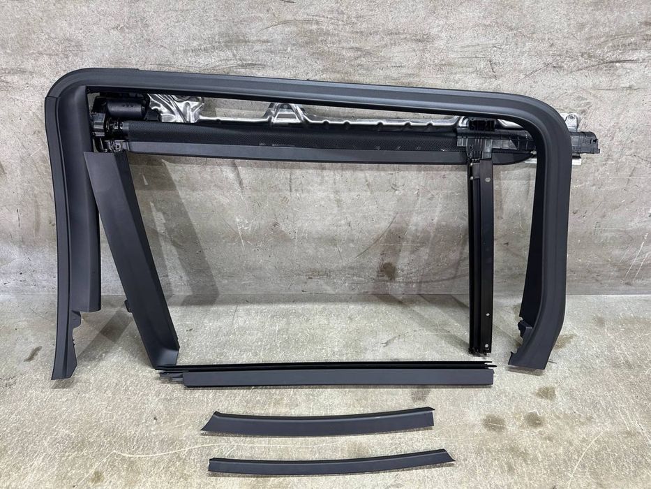 Комплект электрошторки багажника BMW G07