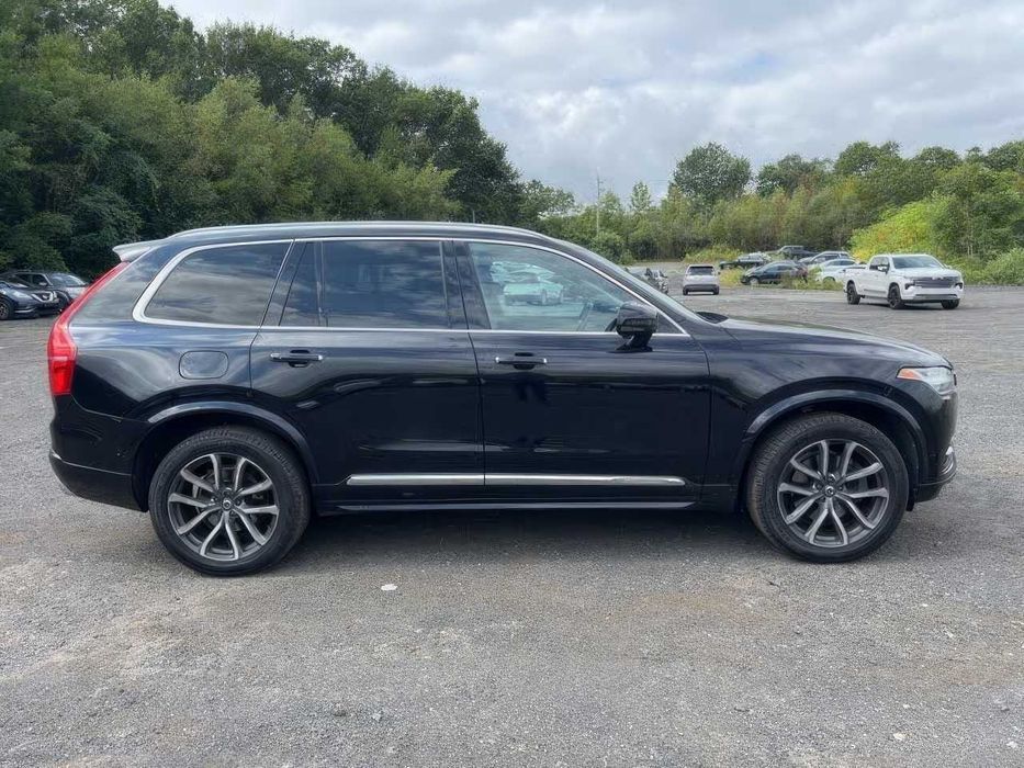 Volvo XC90      2017