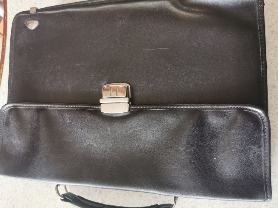 Портфель чорний Panta Plast