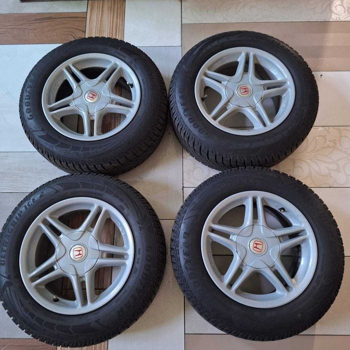 Колеса в зборі диски 114.3х5 резина зима 205х65х15р Goodyear