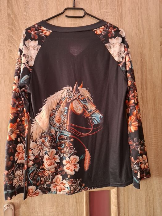 Bluzka z aplikacja konia M