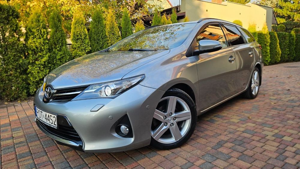 Toyota Auris 1,6 132 KM* salon Polska* fabryczny lakier* opłaty do 05.2026r* bogata