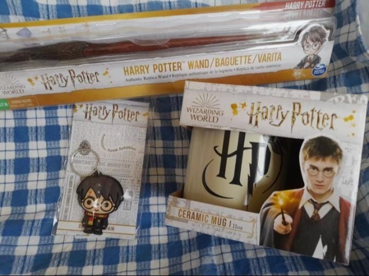 Conjunto caneca, varinha e porta chaves Harry Potter