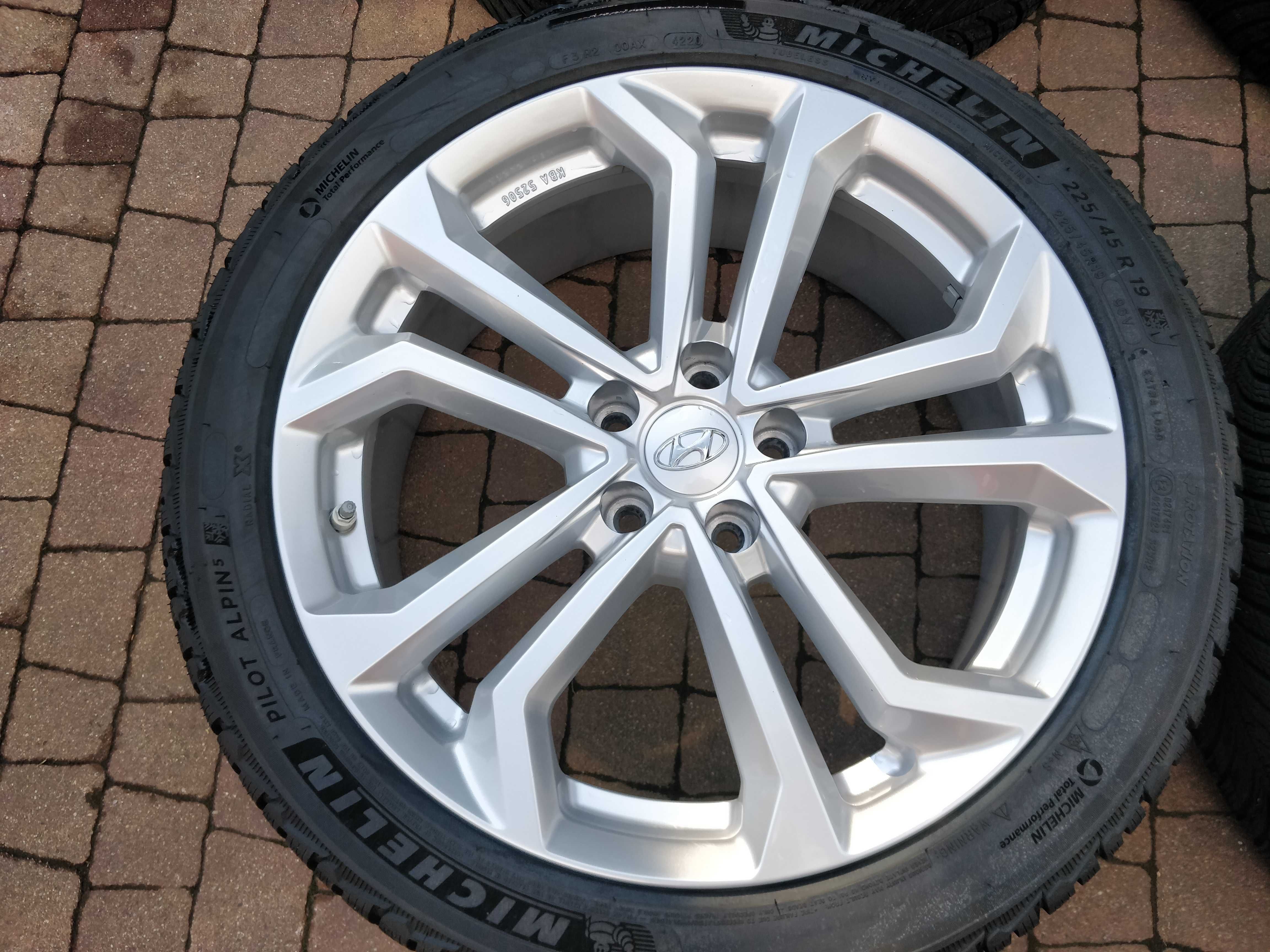 3486. Alufelgi 19" Hyundai ix35 ix55 Grandeur Coupe 8J ET37 5x114.3