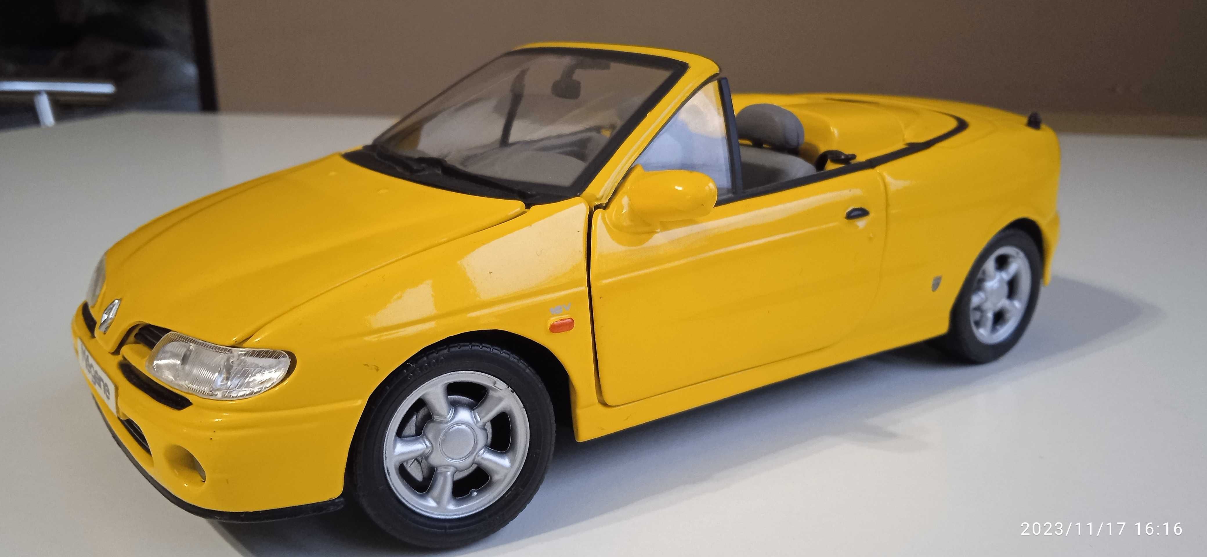 модель 1.18  RENAULT MEGANE SPIDER 1999