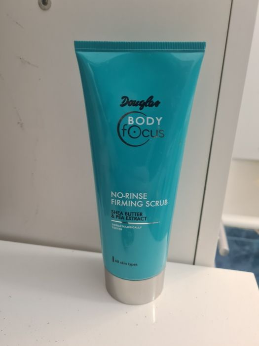 Douglas ujędrniający peeling do ciała bez spłukiwania 200 ml